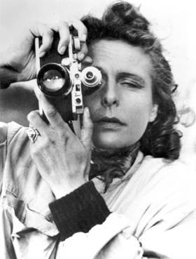 Leni with Leica